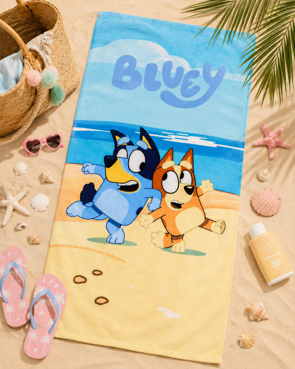 Bluey Sunny Beach strandtörölköző 70×140 cm – nyári hangulatkép